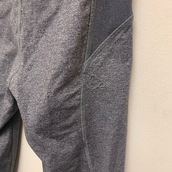 Lululemon Free Runner Crop Leggings - Picture 12 of 15